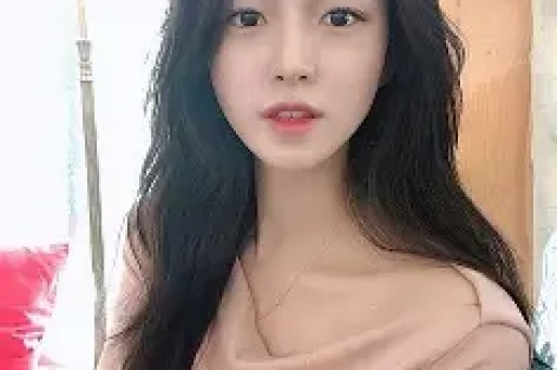 赵露思真算得上内娱第一个因生病塌房的艺人了
